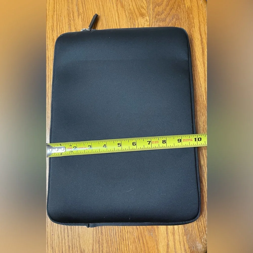 Kate Spade iPad/Laptop Case with zipper closure
